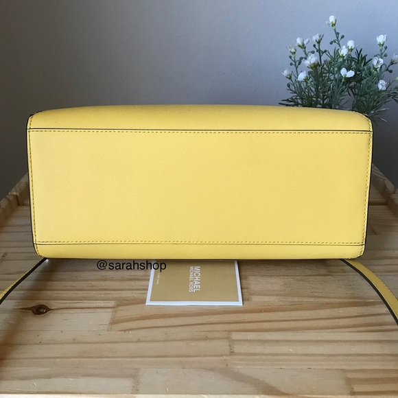 🌼Michael Kors Purse - Picture 5 of 11
